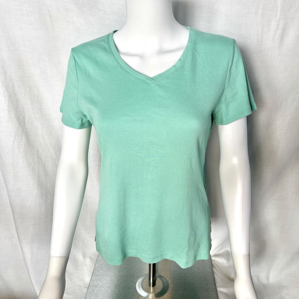 Women's V-neck shirt